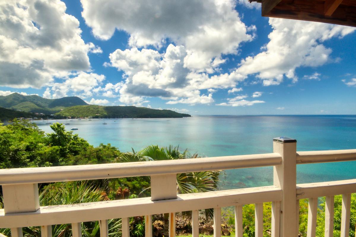 15 Location villa piscine Martinique Anses d Arlets_vue depuis la terrasse